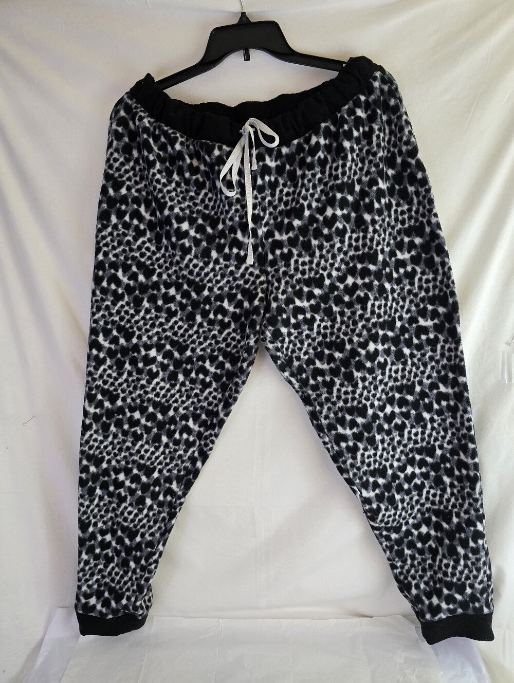 Cuddl Duds Fleece Lounge Pants XL Black White Leopard Heart Print Joggers - Picture 2 of 9